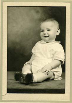 1947_12_00_Fred King About 6 Mos0002